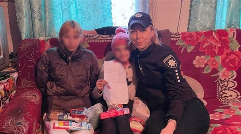 Безлад, відсутність постільної білизни та харчів: на Звягельщині у жінки можуть забрати дітей