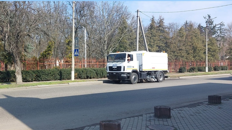 У Смілі розпочалося весняне прибирання доріг