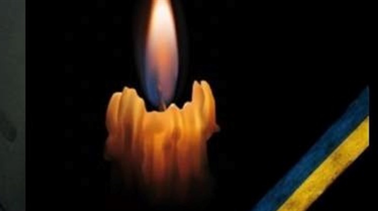 Не висихають сльози: у Старокостянтинові попрощаються із Героєм російсько-української війни