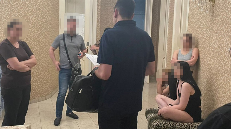 Одеський поліцейський виявився сутенером: в центрі міста організував елітний бордель