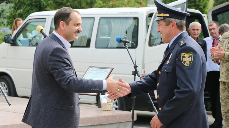 Кременецьких рятівників вітали зі святом у Шумській громаді