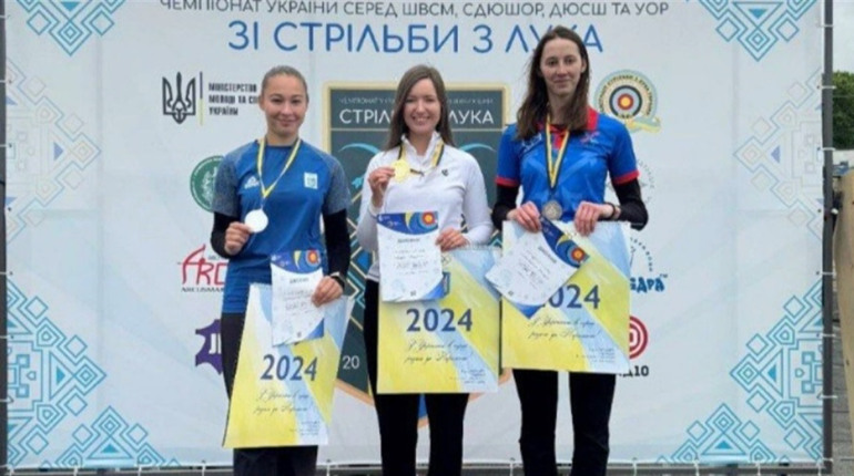 Спортсменка з Нової Каховки здобула «золото» на чемпіонаті України зі стрільби із лука