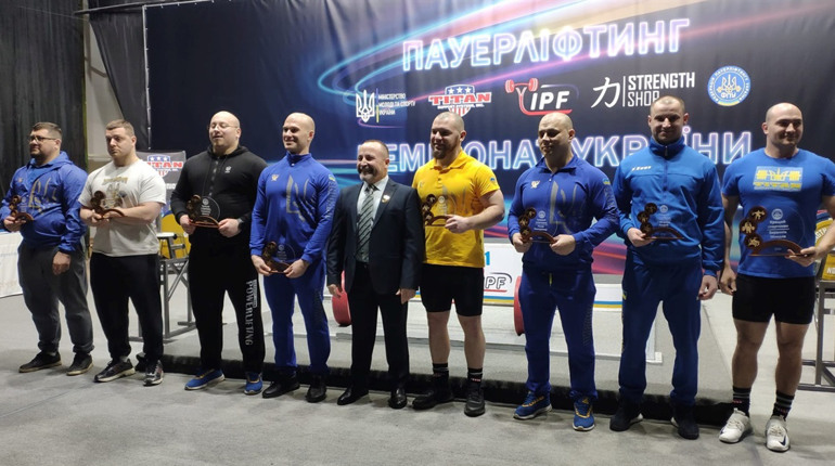 Глухівські пауерліфтери виступають на чемпіонаті України. Які перемоги першого дня змагань?