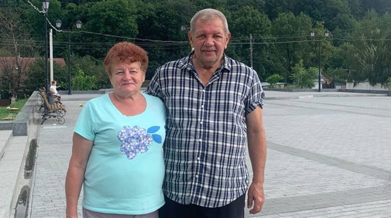 “Ні вікон, ні дверей, ні коштів на їх ремонт, куди тепер повертатись…”: історія подружжя з Донеччини