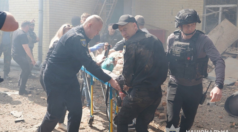 Ранковий удар БпЛА по цивільній інфраструктурі Сум: пошкоджено дитсадок, є поранені та загибла