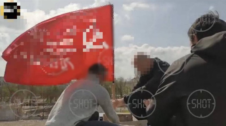 Підіймали над містом червону ганчірку: Троє «антифашистів» з Херсонщини постануть перед судом