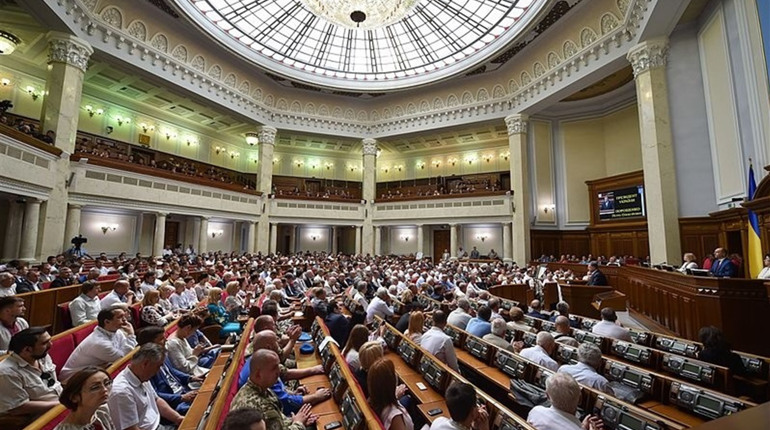 5 аргументів на користь скорочення кількості депутатів