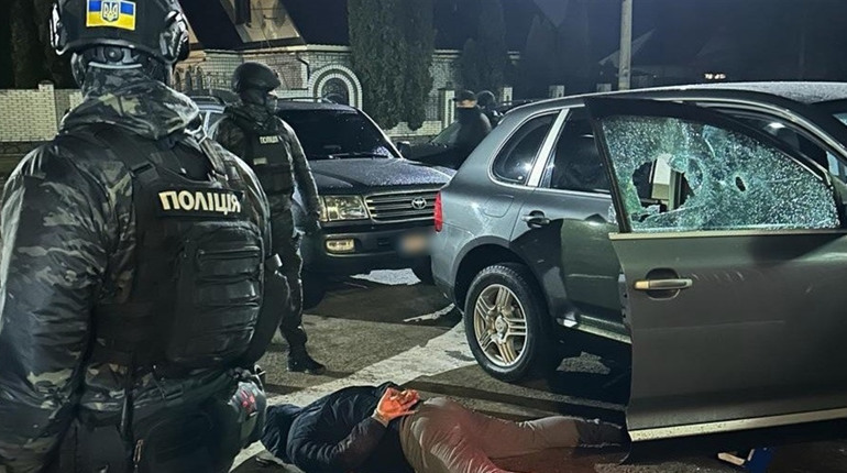 В Умані планували вбити суддю: правоохоронці затримали кілера і замовника. Відео затримання