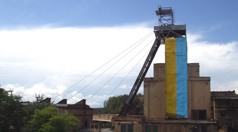 Вугілля в Україну везуть із США та Колумбії, бо свого бракує. Через це державні ТЕС простоюють