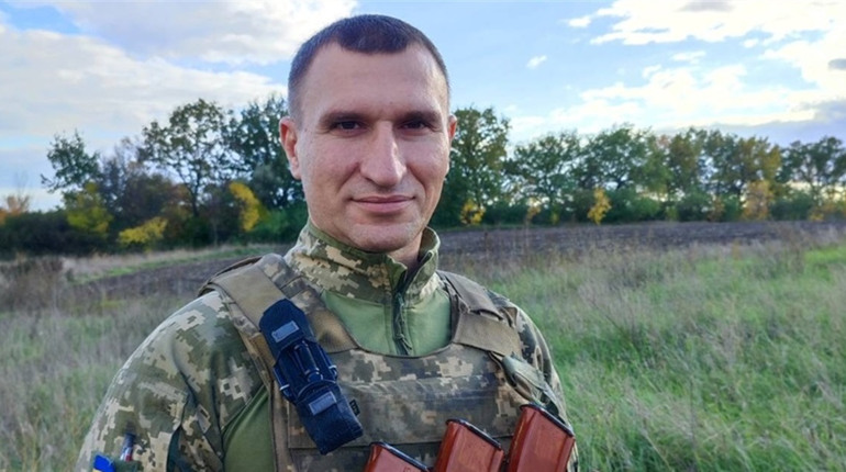 Депутат на фронті: історія херсонця, який у перші дні масштабної війни став на захист України