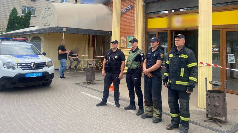 У Фастові повідомляли про замінування: поліція не виявила вибухових речовин у торговельному центрі