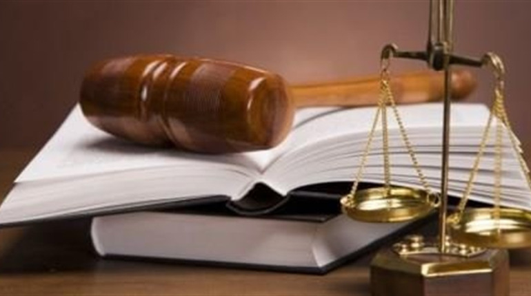 За невдалий жарт 28-річній нетішинці доведеться викласти штраф