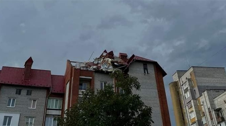 Затопило кав’ярню та зірвало дах у Трускавці: наслідки нічної негоди у Дрогобицькому районі