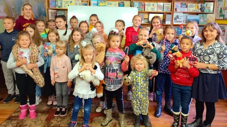 Відвідувачі дитячої бібліотеки Сміли провели онлайн-зустріч з бібліотекарем та волонтером з США
