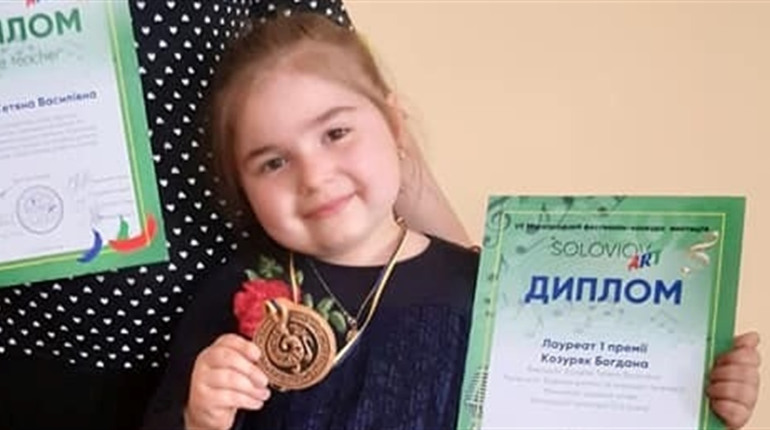 7-річна рахів'янка здобула перемогу на міжнародному творчому конкурсі (відео)