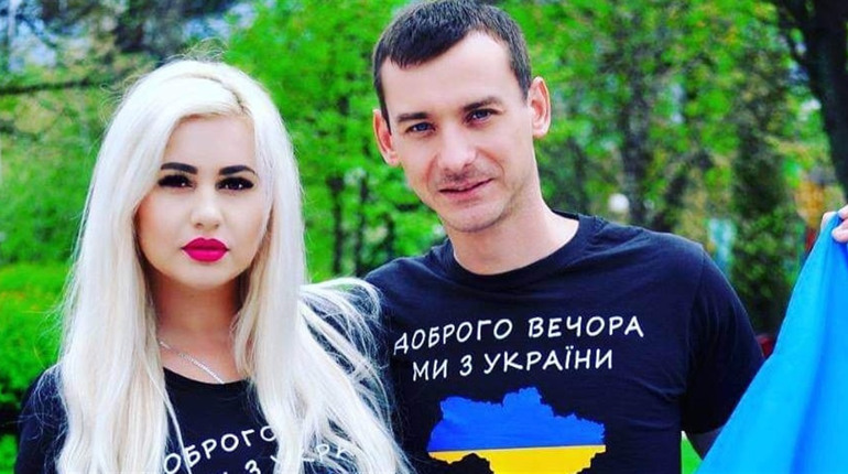 Щоб зігріти друга: Уманці Олександр і Любов роблять окопні свічки для земляків на передовій