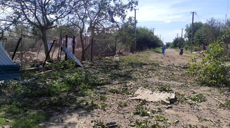 Ворог пошкодив 46 цивільних об'єктів: Поліція показала наслідки обстрілів Херсонщини 31 липня
