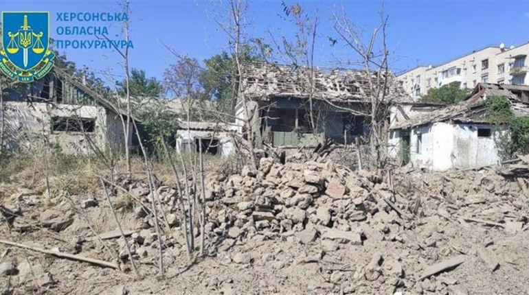 Ворог вдарив по Бериславу на Херсонщині, поранення отримала 63-річна жінка