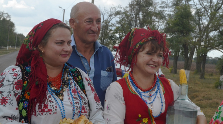 Битва борщів та подарунки селу: з українським колоритом у Майорах відзначатимуть день села
