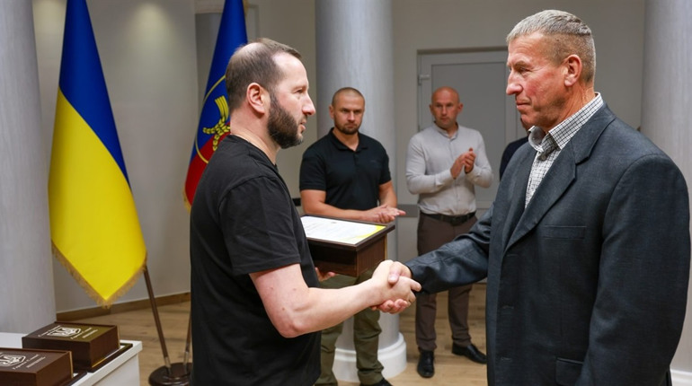 В обласному центрі відзначили будівельників і комунальників Хмельниччини за зміцнення оборони