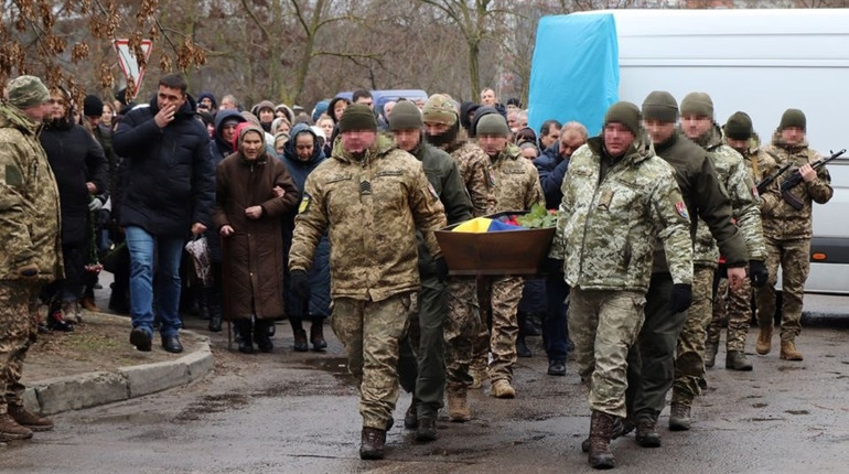 У Вараші в останній шлях провели 30-річного захисника Павла Ліпка
