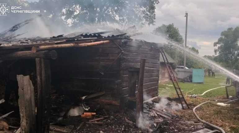 На Чернігівщині через російські атаки загинув цивільний, поранено пенсіонера є пошкодження будівелья