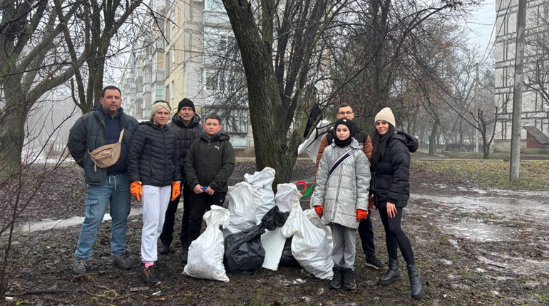 13 кілограмів пластику з дитячої гірки: як у Жовтих Водах провели зимову толоку
