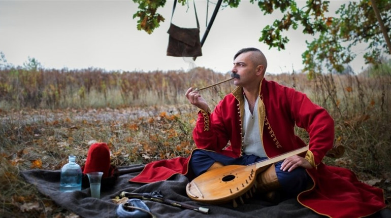 Зміни з 1 жовтня: вчителям до психіатра, ліміти на перекази, підвищення тарифів