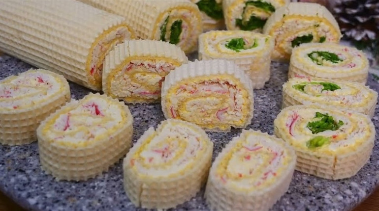 Рецепт дня: крабовий рулет із вафельних коржів