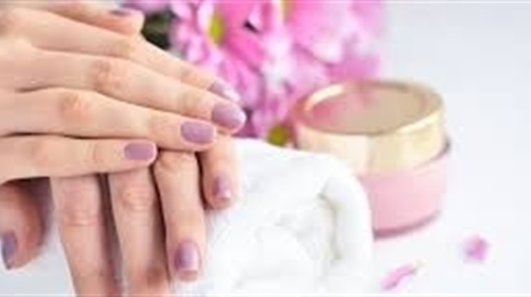 Лаки для нігтів: як обрати, правильно наносити і зберігати гарний манікюр