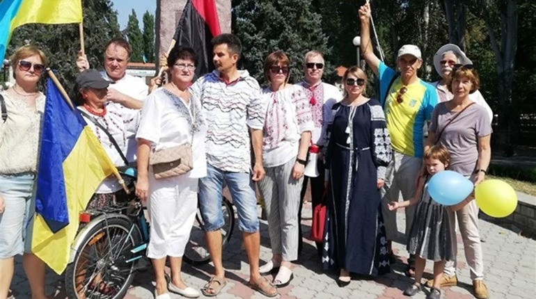 Патріоти Нової Каховки провели святкову ходу