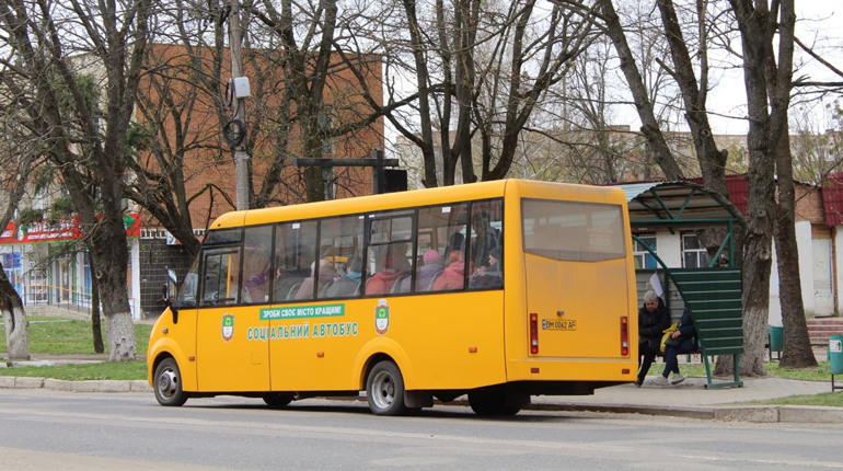 У поминальну неділю у Тростянці організували додаткові автобусні маршрути: розклад