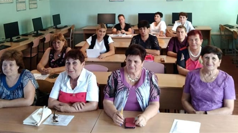 Які аргументи спонукали Кагарлицьку школу вакцинувати 96% вчителів: розповідає директорка