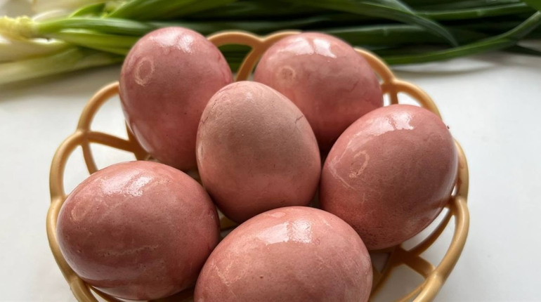 Як пофарбувати яйця буряком: простий спосіб для отримання чудового результату