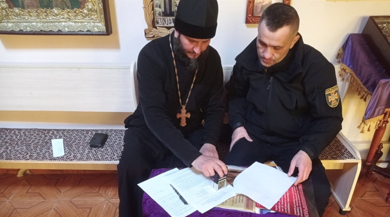 Рятувальники перевіряють пожежну безпеку храмів перед Великоднем: яких заходів слід дотримуватися