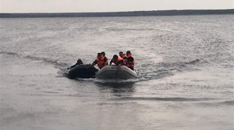 Човен перекинувся за 300 м від берега: 25 червня рибалка на водосховищі потрапив в епіцентр негоди