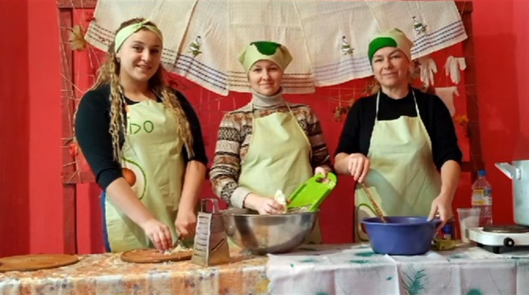 Сітки, свічки, продукти, речі: як працює культурний фронт Сарненської громади