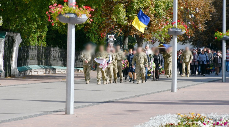 У Ніжині попрощалися з українським воїном Сергієм Яременком