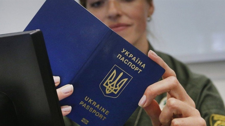 На Одещині відкрили додаткові пункти видачі закордонних паспортів. Де тепер їх можна оформити