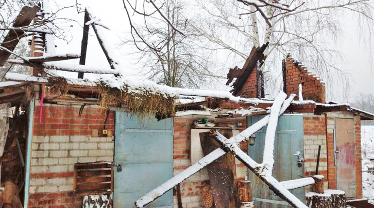 У Рафалівці рятувальники дві години гасили пожежу