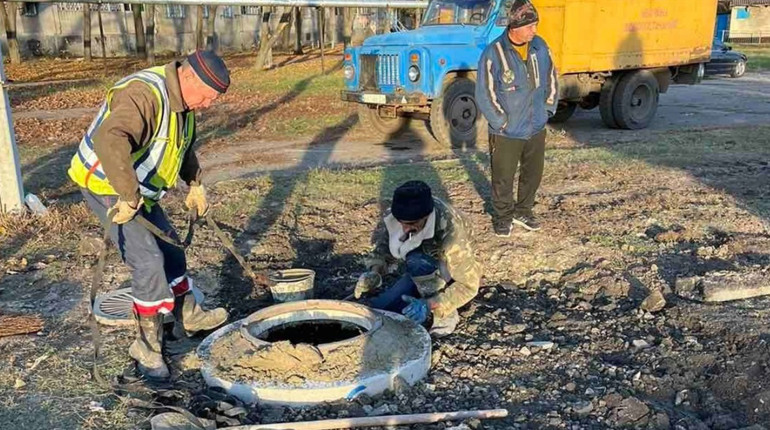 У Лозовій завершують ліквідовувати наслідки обвалу колектора. Відкрили проїзд по Слобожанській