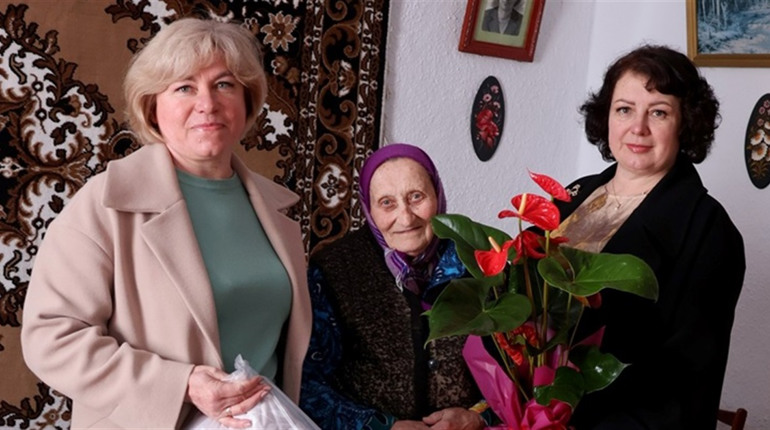 Жителька Луки-Барської Зінаїда Руденко відзначила 90-річчя