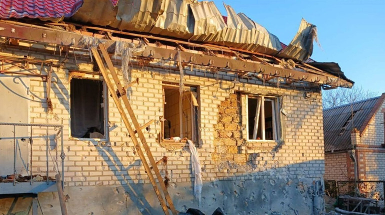 На Херсонщині армія рф атакувала житлові квартали, критичну та соціальну інфраструктуру
