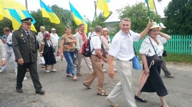 День прапора. На Поліссі прапор України у 1990 році першими підняли в русифікованому Кузнецовську