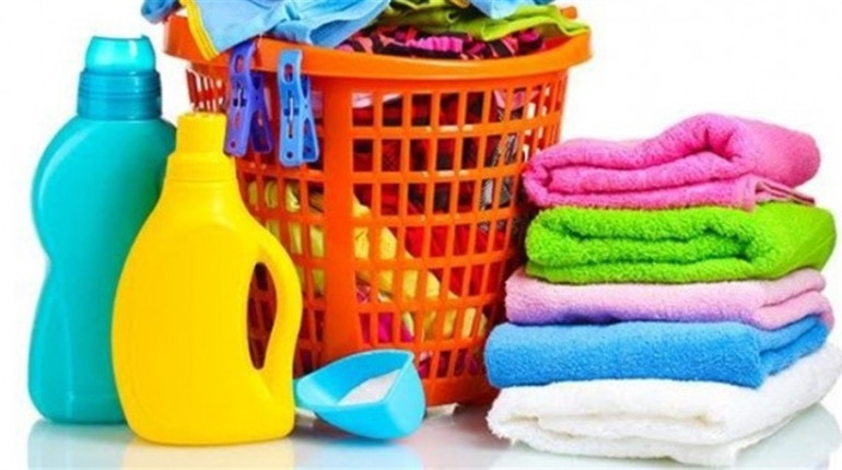 Як засоби для прання впливають на колір, структуру та м'якість тканин