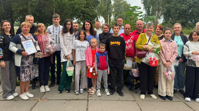 День усиновлення: у Дівичківській громаді подякували опікунам і благодійникам