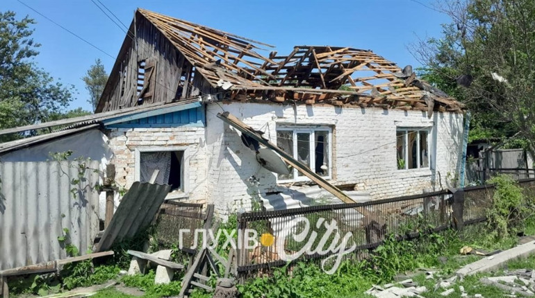 Як виглядає селище Есмань після масованого обстрілу: знищено сім будинків, поранено людину (ФОТО)