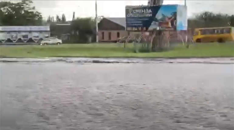 Херсон поплив: ми зібрали фото і відео сьогоднішньої зливи в місті