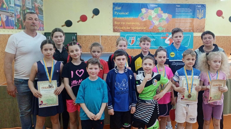 Знов у Вознесенську і знову з медалями. Черговий турнір для первомайських тенісистів