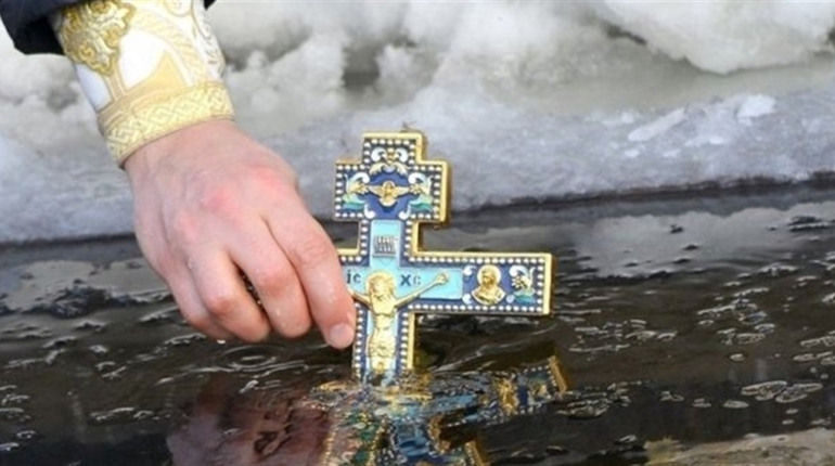 Водохреще: історія, традиції та поради для безпечного святкування